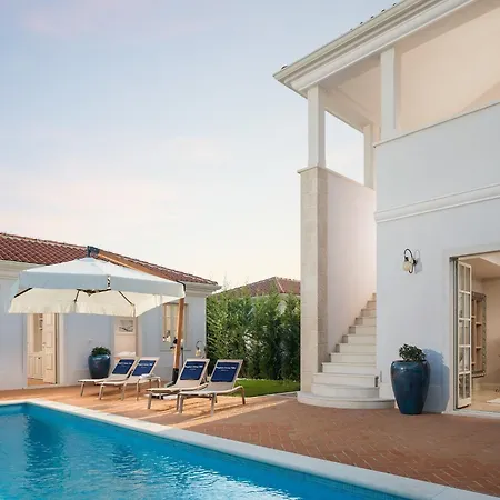 In Vabriga With Pool And Private Garden Tar-Vabriga