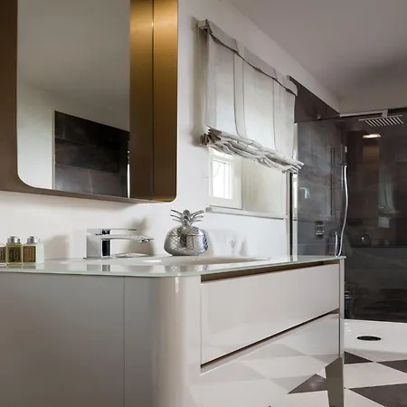 In Vabriga With Pool And Private Garden *